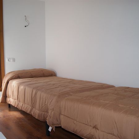 Apartaments Els Esquiadors Llorts Bagian luar foto