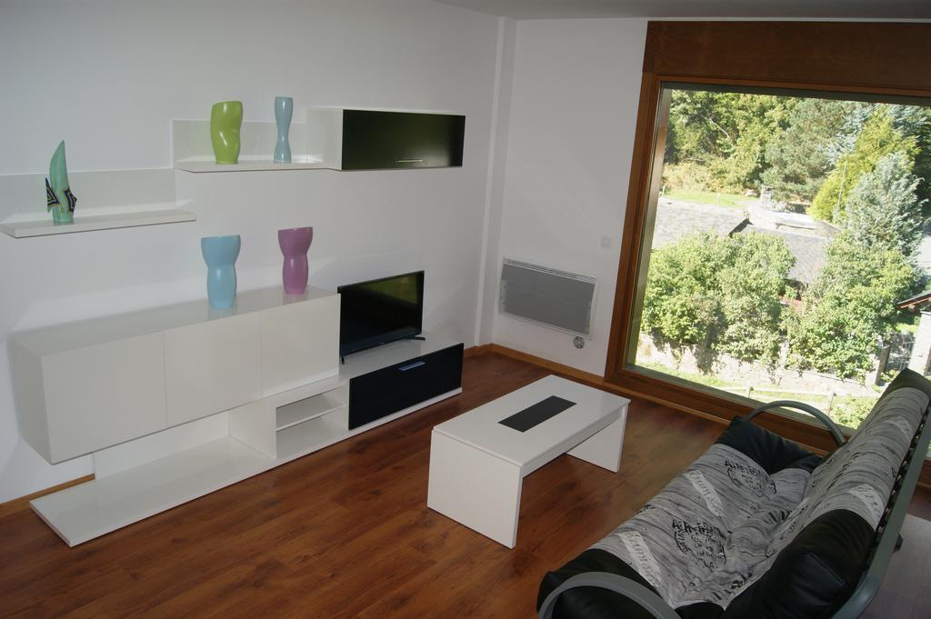 Apartaments Els Esquiadors Llorts Bagian luar foto