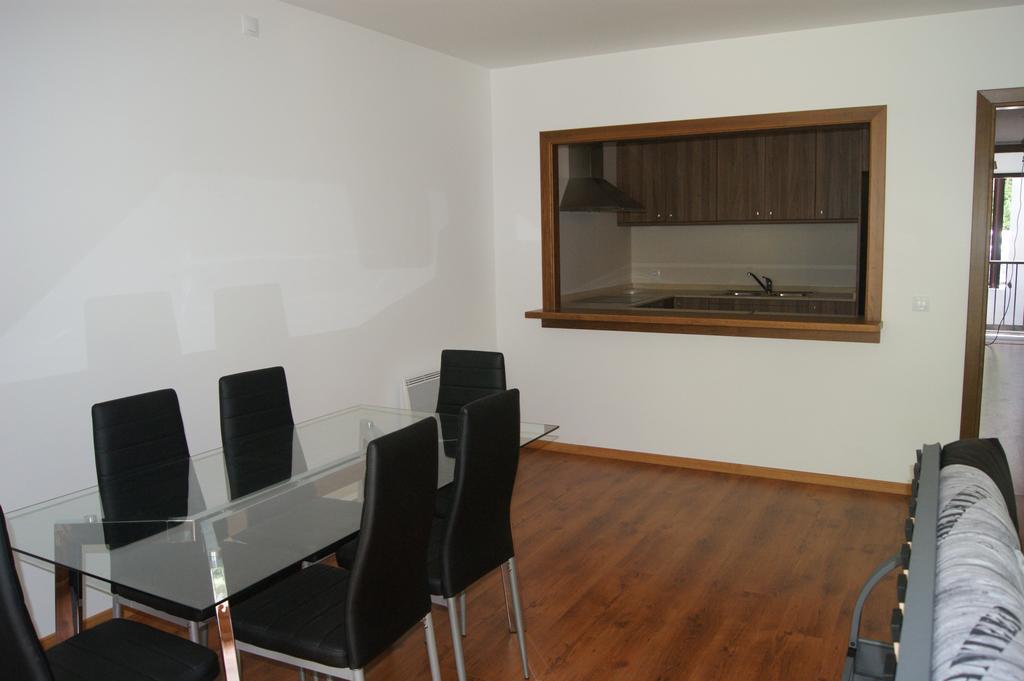 Apartaments Els Esquiadors Llorts Bagian luar foto