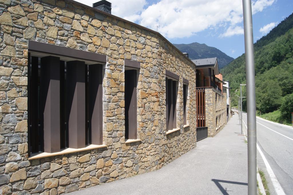 Apartaments Els Esquiadors Llorts Bagian luar foto